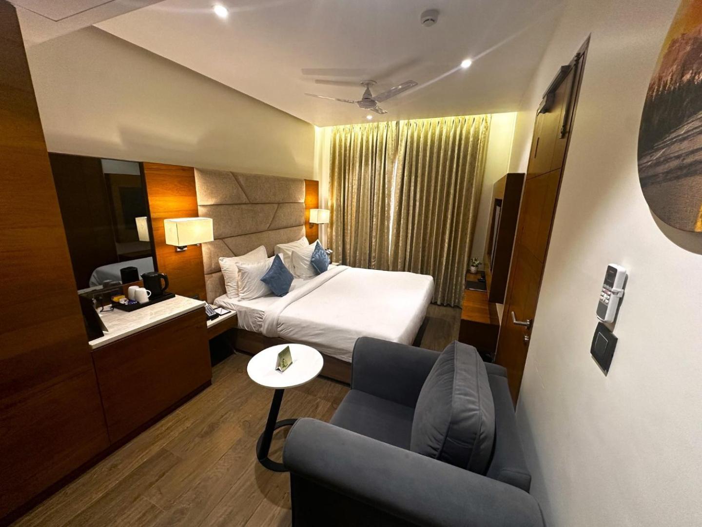 The Glory Suites Near Igi Airport New Delhi Eksteriør billede